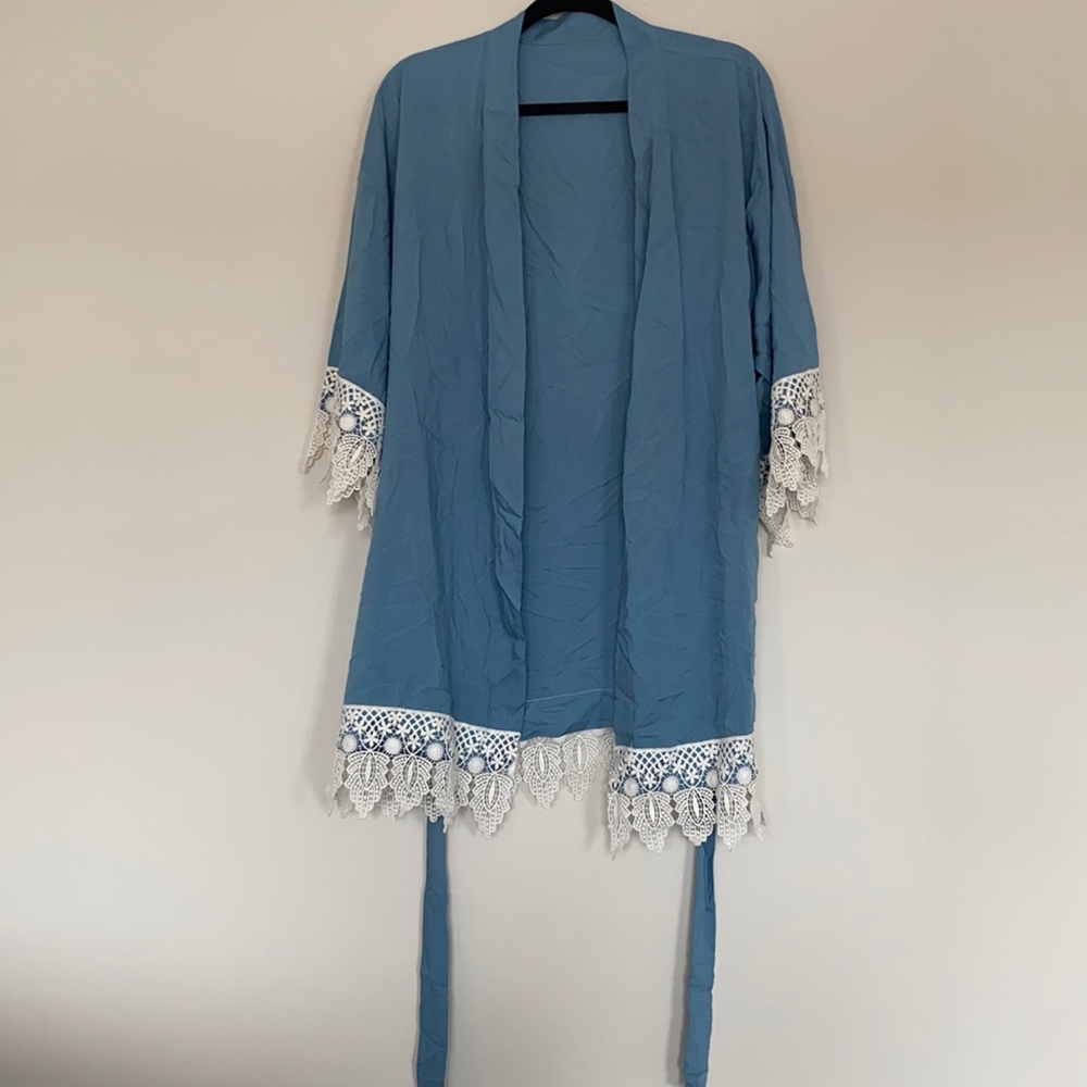 Cardigan lace embellishment